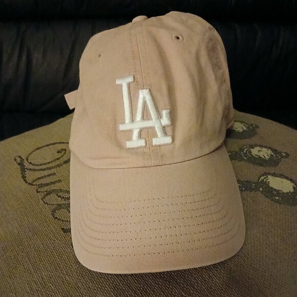 Authentic LA Dodgers X Urban Outfitters Ball Cap - Picture 1 of 8